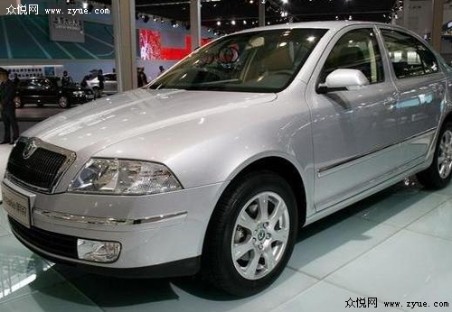 新手开车,学会看仪表盘非常重要.要经常注意看仪表盘上的高清图片