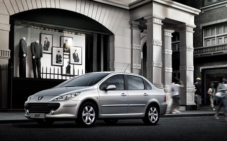 看汽车品质发展与科技同行