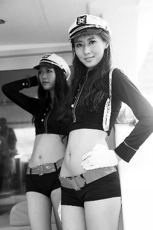 百艘豪华游艇竞秀大梅沙