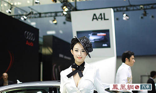 历数几届车展上因车一夜走红的美女车模