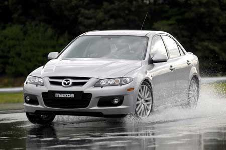 专家支招 暴雨天气爱车要如何保养