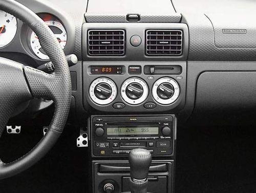 注意：密封车内开空调睡觉小心致命