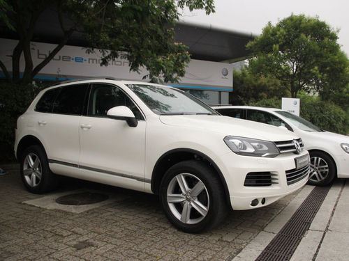 新款途锐混合动力车