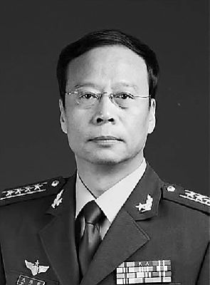 武维新,空军大校,空军装备研究院某航空所所长、高级工程师。中国航空学会常务理事、维修工程专业委员会主任委员。长期从事航空装备使用、维修技术研究和管理工作。曾获国家科技进步奖2项,军队科技进步奖6项,荣立二等功3次、三等功2次,出版专著3部。