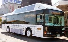 日本推出全球首款安装太阳能电池的公交车