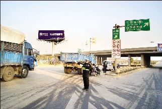 强闯三环线 看守所过年